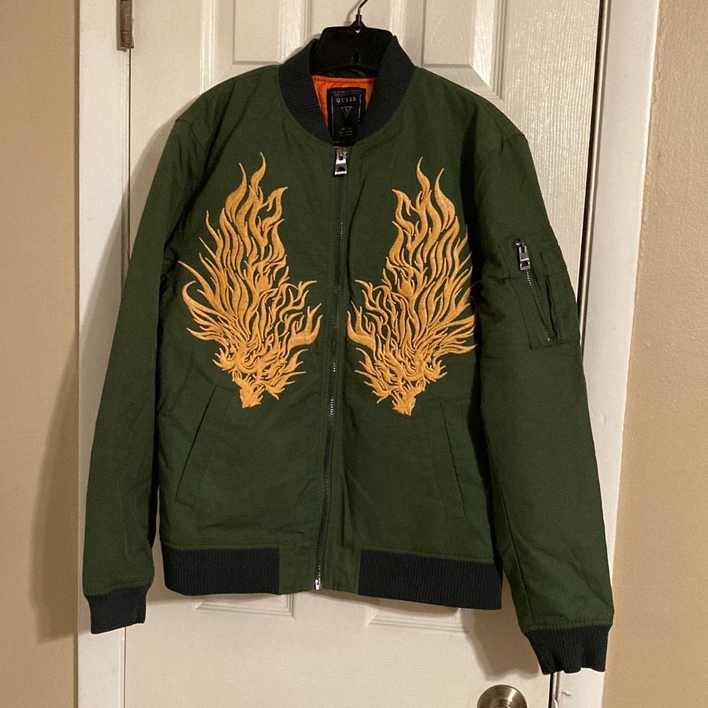 Guess men’s green bomber jacket sz:M